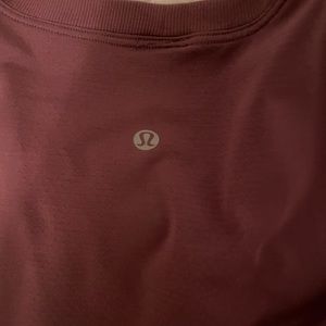 Lulu size 6. Swiftly relaxed long sleeved shirt